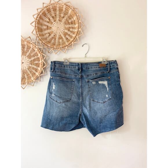 Judy Blue Plus Size Denim Darling Mid Rise Skort Short Skirt Size 2X NEW - Picture 2 of 4